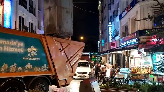 Подземные мусорные контейнеры в Стамбуле смотреть онлайн