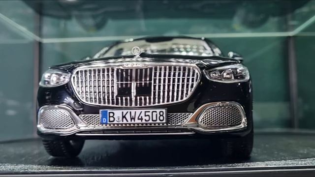 Mercedes Maybach z223 BLACK 1/18 Norev смотреть онлайн