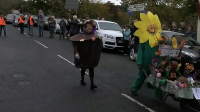 Dunkeld Wheelbarrow Parade смотреть онлайн