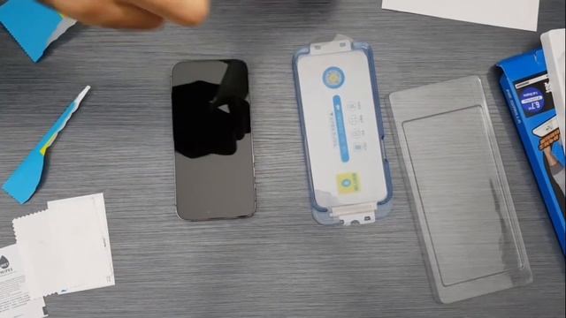 Blueo Anti dust HD Glass Anti Static with applicator for iPhone 14 Pro Max смотреть онлайн