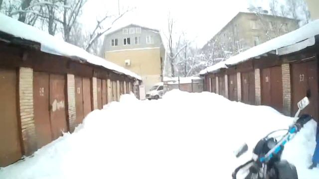 Гаражная покатушка на мотике и электросамокатах с Кулибиным смотреть онлайн