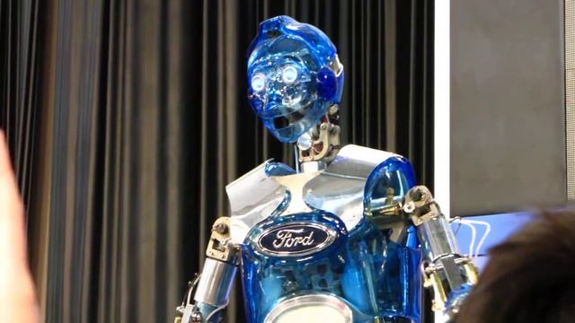 thelope.com - Ford robot at the 2010 State Fair of Texas смотреть онлайн