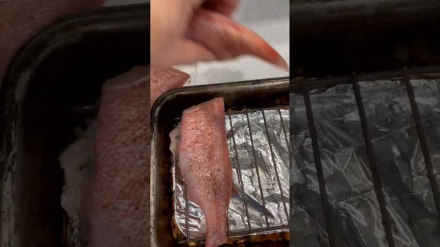 Копченая рыба окунь в коптильне. Обалденно ? #блогер #мясо #рецепты #еда #рыба смотреть онлайн