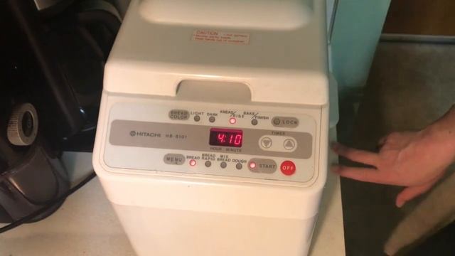 EASY BREAD! (USING A BREAD MACHINE) смотреть онлайн