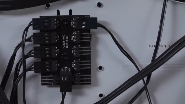 NZXT H440 Quiet PC Case смотреть онлайн