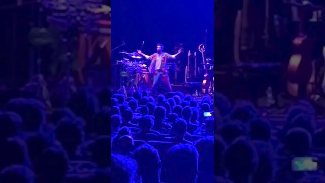 Jacob Collier🔥 AUDIENCE CHOIR GOES CHROMATIC! When in Rome ♥️ смотреть онлайн