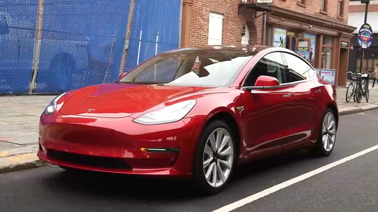 Tesla Model 3 - тест-драйв