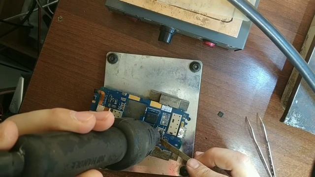 Замена к.п. с помощью инфракрасного паяльника. смотреть онлайн