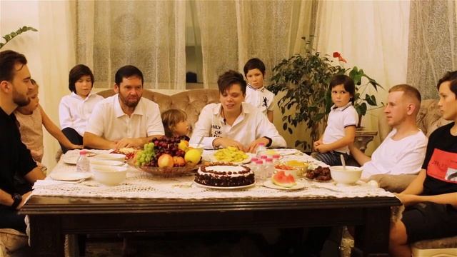 Радик Юльякшин (Элвин Грей) на ифтаре в Дубае (ОАЭ) Elvin Grey смотреть онлайн