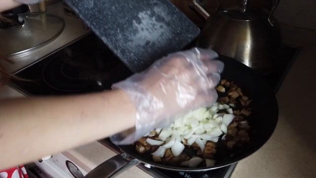 Рецепты простых и быстрых пирогов .Черничный и грибной пироги. смотреть онлайн