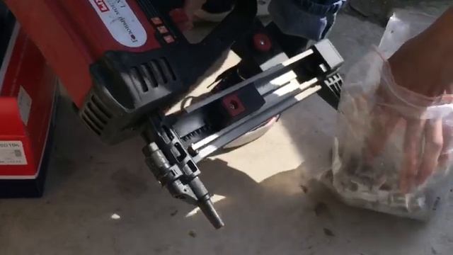 Клипсы - монтаж Газовым строительным пистолетом к металлу #tool24 смотреть онлайн