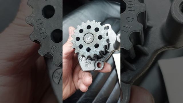 Помпа водяной насос VW CLLA 2.0 tdi 03L121011P . VAG A3.Fabia.Octavia.Golf VI.Passat all TDI 09 смотреть онлайн