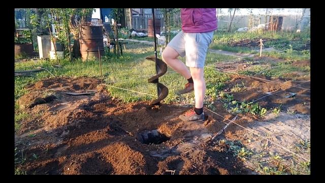 Каркасный дом своими руками. Бурение лунок под фундамент каркасного дома 6 на 8. смотреть онлайн