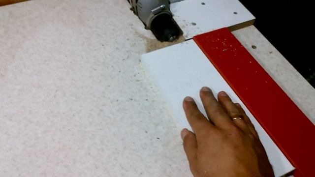 самодельное приспособление для сверления торцов ДСП смотреть онлайн