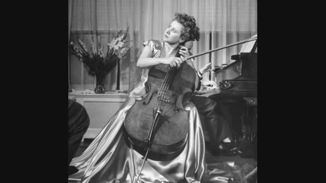 Raya Garbousova & Erich Itor Kahn - Wagner's Prize Song From 