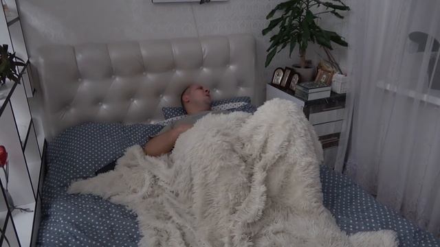 Толик сильно ЗАБОЛЕЛ ПУКАМИ!!! Новый ДОКТОР оказался мошенником. Крэйзи лайф смотреть онлайн