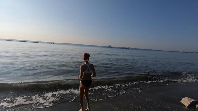 Christmas Run and greetings from swimming Santa | Рождественская пробежка и привет от Санты из моря смотреть онлайн