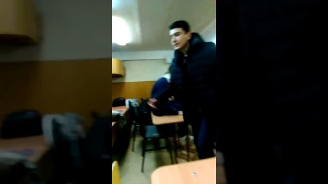 Как подкатывать в школе (к парням)