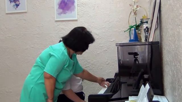Открытый урок по фортепиано препод. Корешковой Т.В. "Постановка игрового аппарата у начинающих" смотреть онлайн
