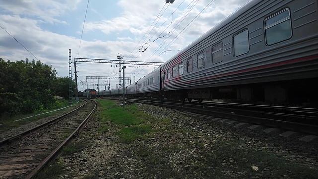 "Кировский" ЭП1М-469 с пассажирским поездом № 305С Сухум–Москва смотреть онлайн