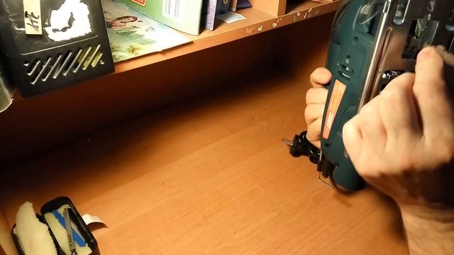 Лобзик пилит криво,простое решение. смотреть онлайн