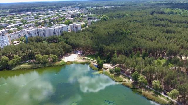 Лиман (Красный лиман) с озером Ломоносовское и улицы Чапаева, Лейко, Телеграфный пер с высоты в 4K смотреть онлайн