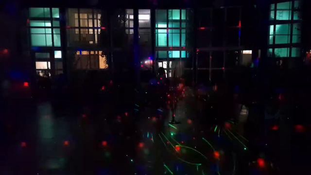 Аппарат вместе с диджеем - 1000 р/час плюс бензин.