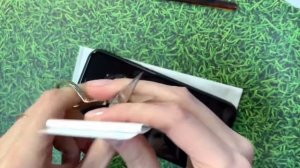 Как легко и правильно наклеить 3D 5D 9D защитное стекло на телефон + убираем соринки