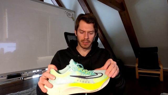 THE BETTER SPEED TRAINER: Nike Zoom Fly 5 vs Tempo NEXT% смотреть онлайн
