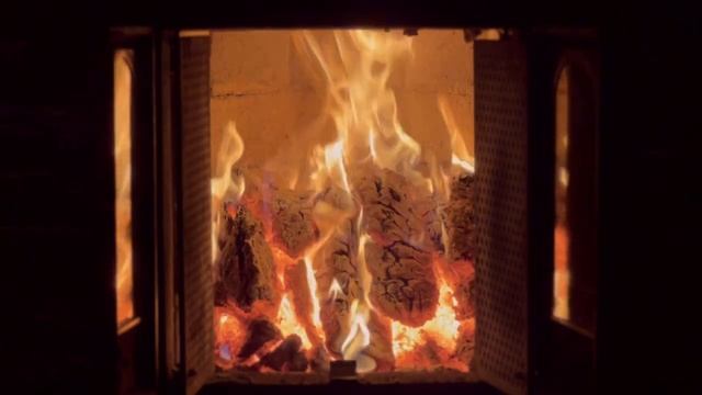 ?В КАМИНЕ горят потрескивающие поленья Расслабляющий камин и звуки потрескивающего огня ASMR камин смотреть онлайн