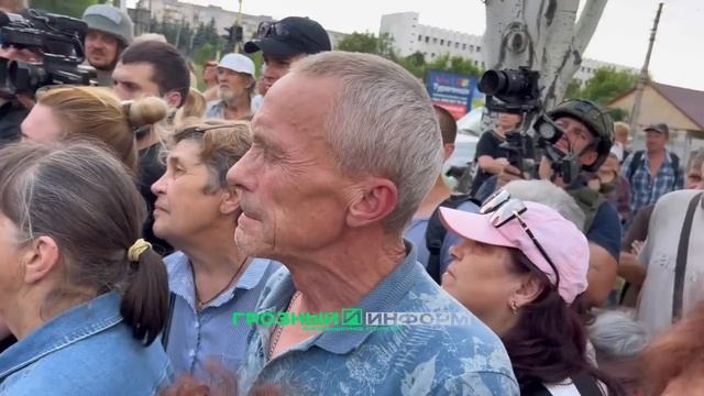 По поручению Кадырова около 1 тыс. жителей Лисичанска получили финансовую помощь и 50 тонн гумпомощ смотреть онлайн