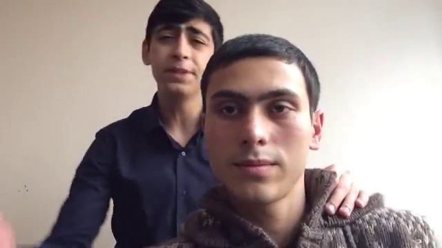 Бакинец поёт