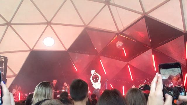 IOWA - Катя бросает букет невесты со сцены (Санкт-Петербург, Roof Place 24.07.19) смотреть онлайн