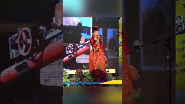 Уникальное бурятское женское горловое обертональное пение. Бурятка из Монголии Сэлэнгэ аймаг. смотреть онлайн