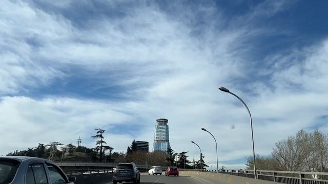 Тбилиси. Авлабар- Бараташвили- Набережна- Сабуртало. Направляемся в Технический университет. смотреть онлайн