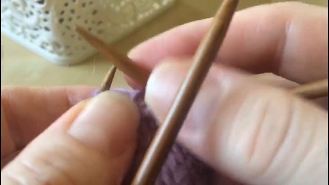 УВИДЕЛА И ЗАХОТЕЛА СВЯЗАТЬ? ПРОСТОЙ МК ШАПОЧКА БИНИ ИЗ ПУХА НОРКИ. KNITTED HAT смотреть онлайн