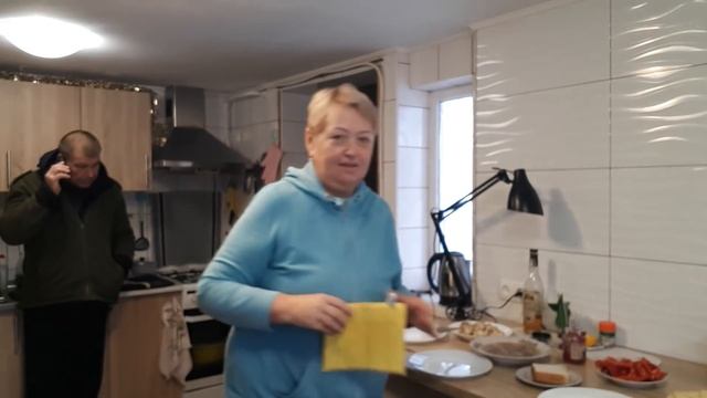 2 ЯНВАРЯ/НАКРЫВАЕМ СТОЛ/ НЕ ВИДЕЛИСЬ ГОД!\1 ЧАСТЬ смотреть онлайн