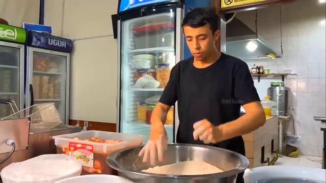 Making the famous KFC from chicken legs at home conditions. смотреть онлайн