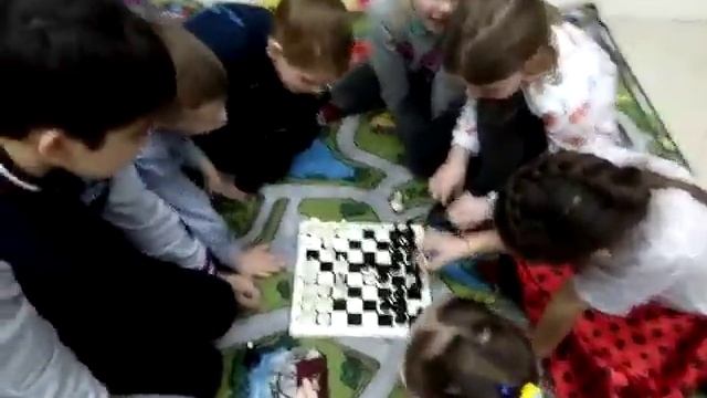 Шахматные фигуры / как ходит пешка / как ходит ладья / шахматный конь / дети играют в шахматы смотреть онлайн