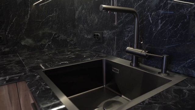 ДВЕ комнаты из ОДНОЙ. Функциональная кухня и рабочий кабинет. #Перепланировка кухни. Фурнитура #blu смотреть онлайн