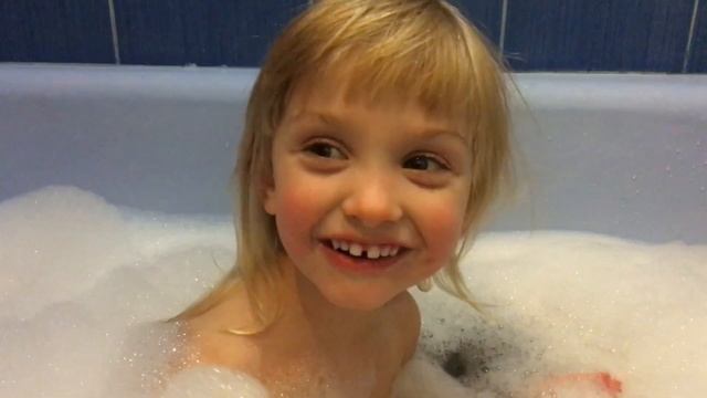 Детский стишок-считалка "Раз, два, три, четыре, пять, вышел зайчик погулять" смотреть онлайн