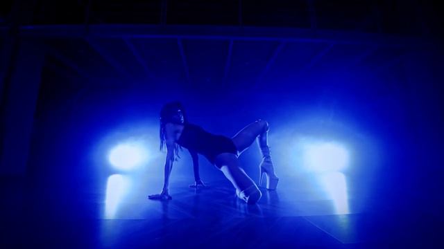 Two_feet_-_Love_is_a_bitch___Strip_plastic___Olga_Panaeva (1) смотреть онлайн