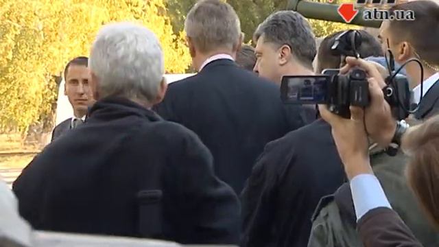 11.10.14 - Первый визит Президента Украины Петра Порошенко на Харьковщину смотреть онлайн