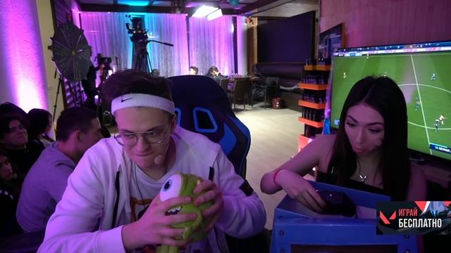 ? БУСТЕР С КАТЕЙ - ПОДКАСТ ПРО ОТНОШЕНИЯ // ОТКРЫВАЮТ ПОДАРКИ НА СТРИМ ХАТЕ // BUSTER GAMES смотреть онлайн