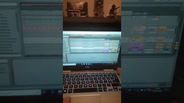 Mackie CR4 Multimedia Monitors - Brindemos Vertical Video смотреть онлайн