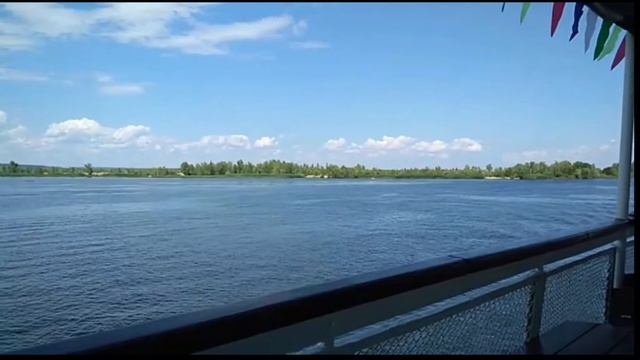 Отдых на Волге летом в Саратове. Гонки с катером. смотреть онлайн
