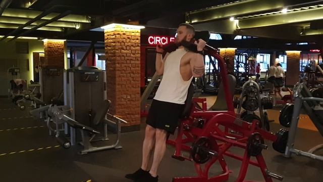 Подъем на носки стоя в гакк тренажере смотреть онлайн