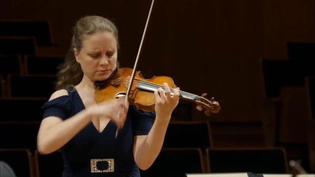 Glazunov: Violin Concerto in A minor - Julia Fischer /Jakub Hrůša /Bamberg Symphony смотреть онлайн
