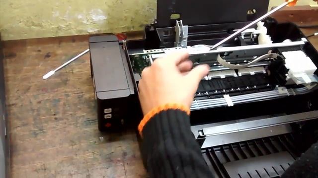 Como Desmontar Impressora Epson L200 смотреть онлайн