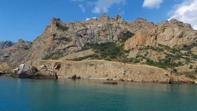 Коктебель/ Пляж утром/ Экскурсия на корабле/ Завтрак в столовой смотреть онлайн